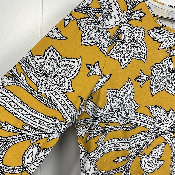 Talbots Womens Tee M Navy Gold Pullover Crew Neck Floral Print Classy Elegaant - Picture 4 of 10